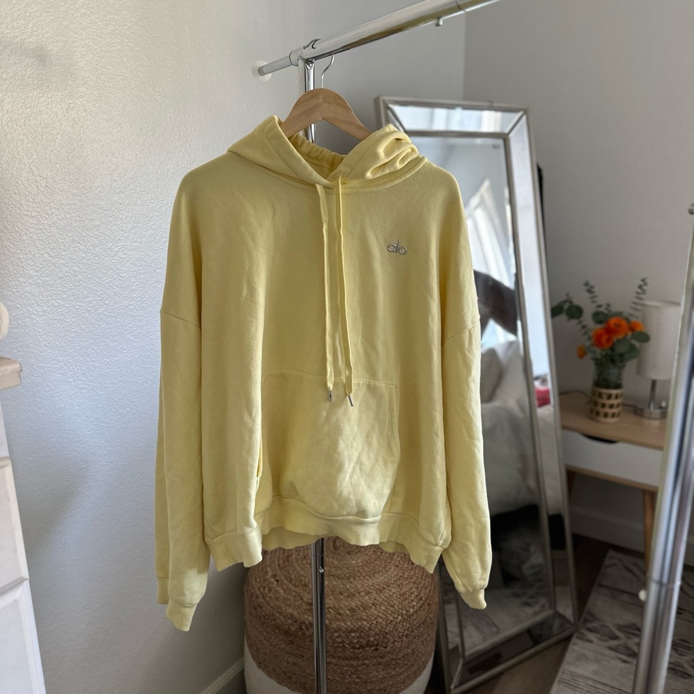 Alo Yoga Accolade  RARE Lemon Ice NWOT